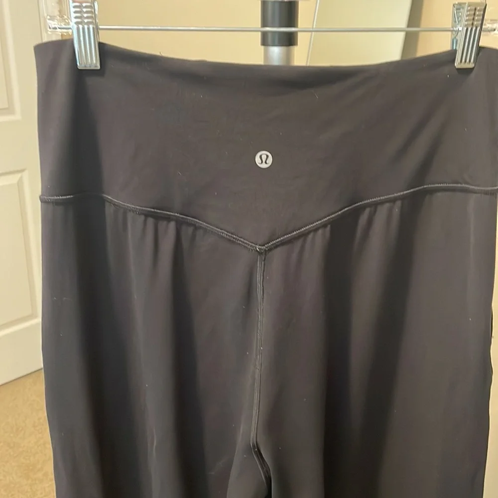 Lululemon straight leg crop wide waistband size 8 EUC - Picture 12 of 16